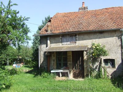 Te renoveren dorpswoning met tuin, Haute Marne, Frankrijk