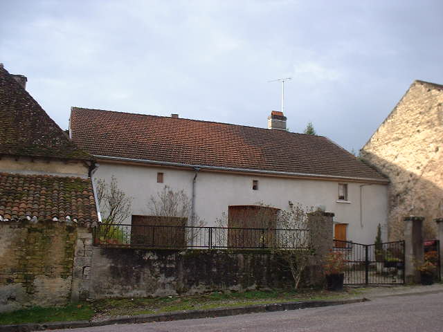 RUIME DORPSBOERDERIJ, Haute Marne, Frankrijk