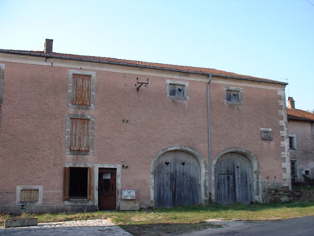 Statige boerderij met cour en leuke tuin, Haute Marne, Frankrijk