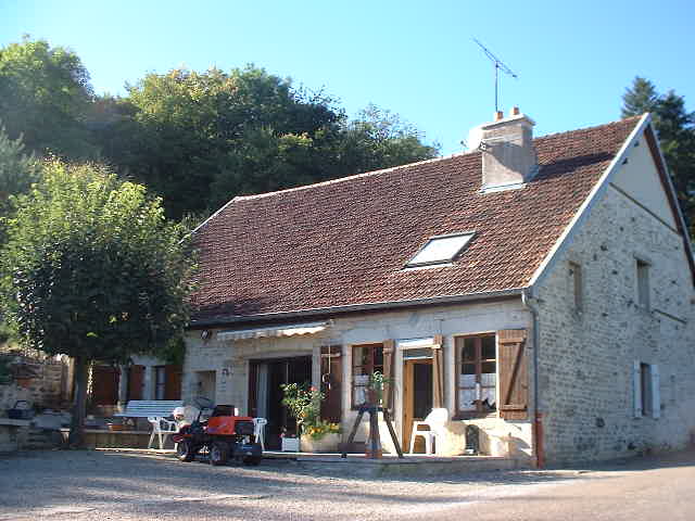 CHARMANTE GERENOVEERDE BOERDERIJ OP 1,9 HA, Haute Marne, Frankrijk