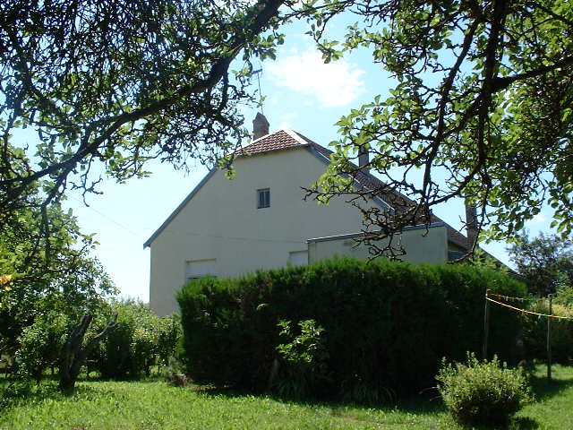 Grote boerderij met mooie tuin, Haute Saône, Frankrijk