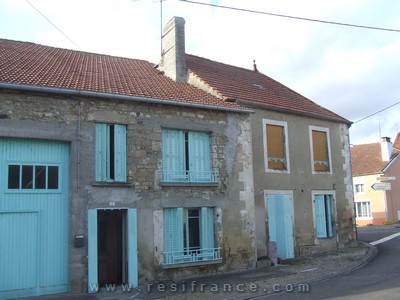 Twee woningen met schuur en grote tuin, Haute-Marne, Frankrijk