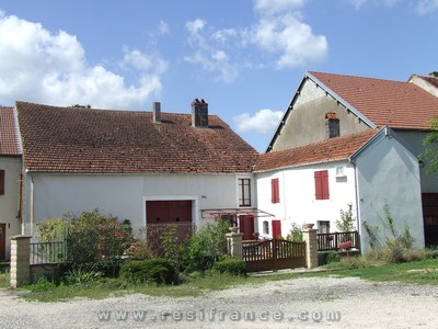 Karakteristieke dorpswoning met tuin, Haute-Marne, Frankrijk