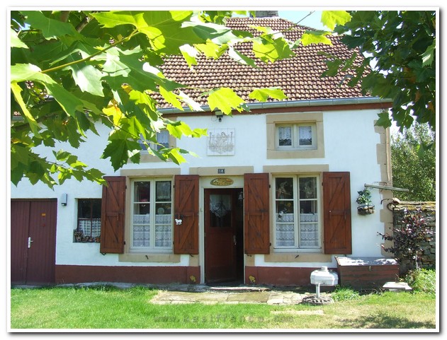 Mooie vrijstaande boerderij met tuin, Haute-Marne, Frankrijk