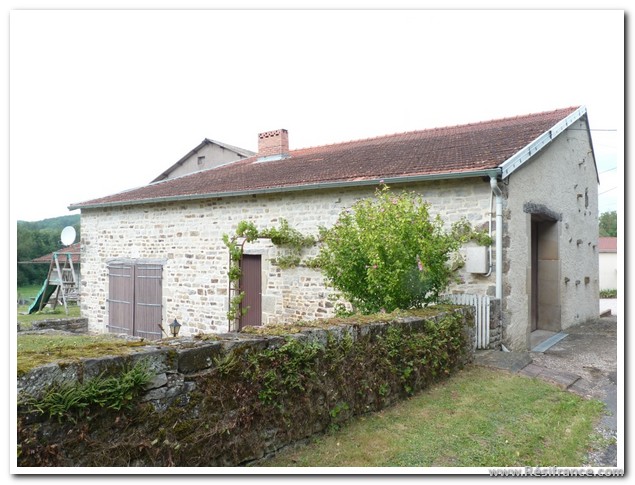 Vakantiehuis met comfort en leuke tuin., Haute-Marne, Frankrijk