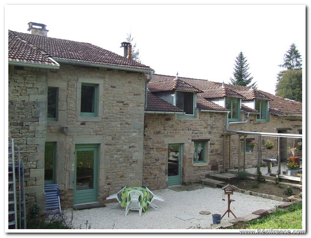 Twee huizen, Gîte en Chambre d'Hôtes op 4600 m2, Haute-Saone, Frankrijk