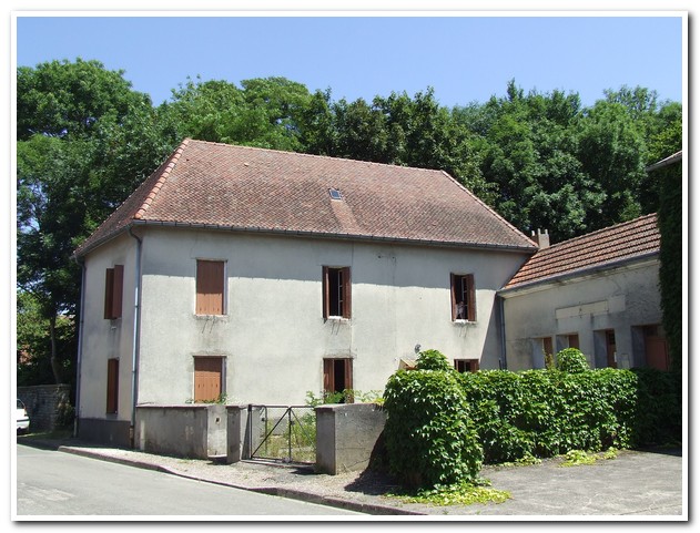 Maison de caractère met mooie cour en achtertuin, Haute-Marne, Frankrijk
