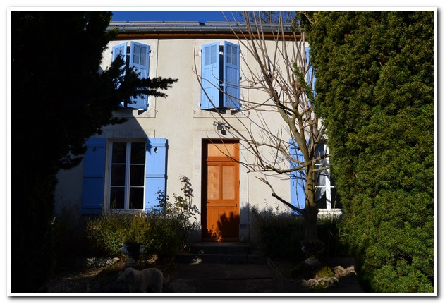 Charmante Maison de Caractère met mooi terrein, Haute-Marne, Frankrijk