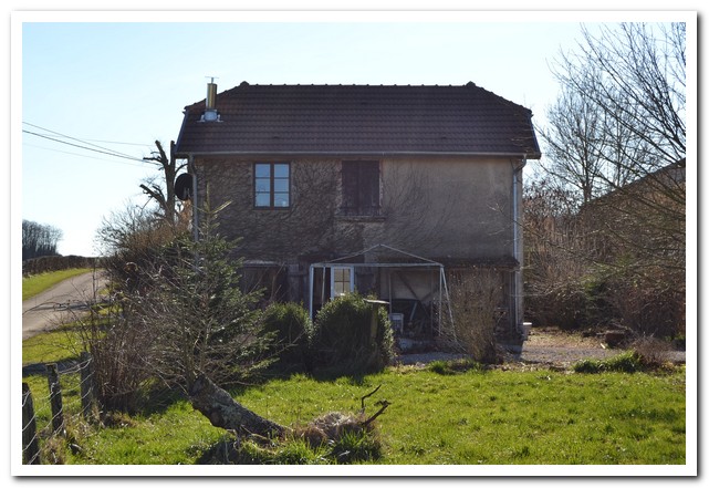 Vrijgelegen woonhuis met ruime tuin en uitzicht, Haute-Saone, Frankrijk