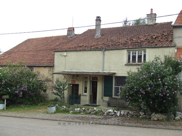 Dubbele dorpsboerderij met tuin en uitzicht, Haute-Marne, Frankrijk