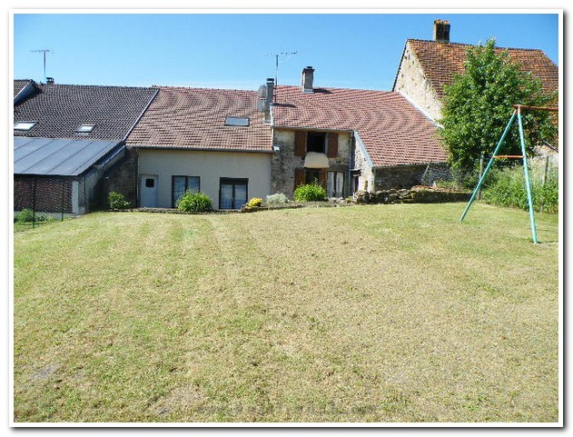 Mooi dorpshuis met grote tuin en een prachtig uitzicht., Haute-Marne, Frankrijk