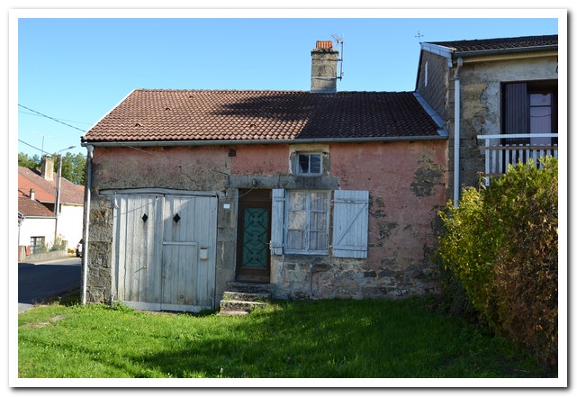 Te renoveren dorpswoning met tuin, Haute-Marne, Frankrijk