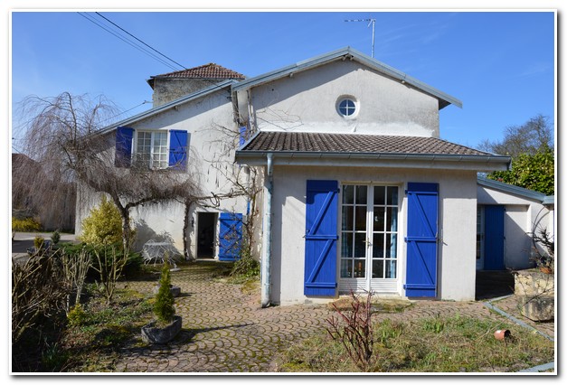 Charmant dorpshuis met zwembad en prachtig uitzicht, Haute-Saone, Frankrijk