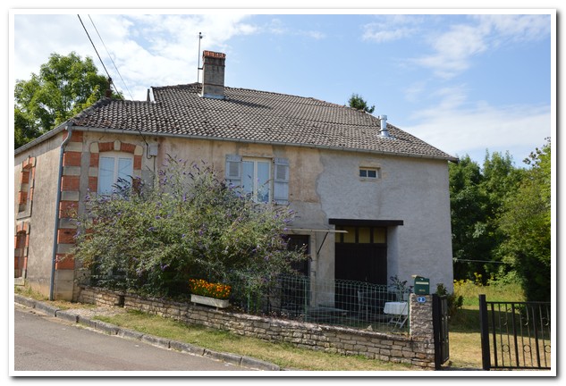 Vrijstaand woonhuis met mooie tuin en uitzicht, Haute-Marne, Frankrijk