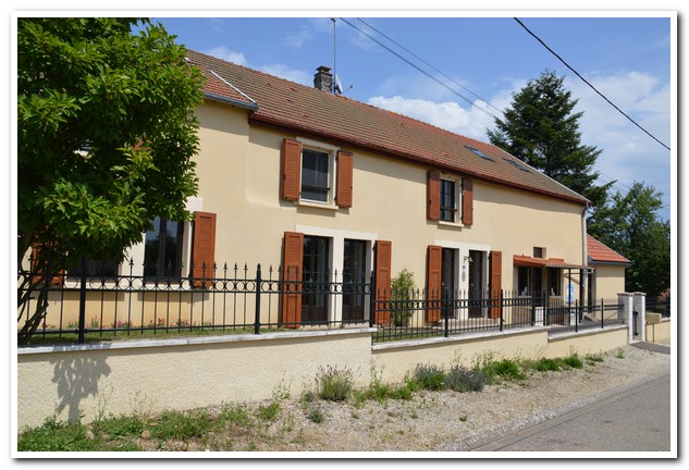 Mooie vrijstaande woning op rustige lokatie, Haute-Marne, Frankrijk