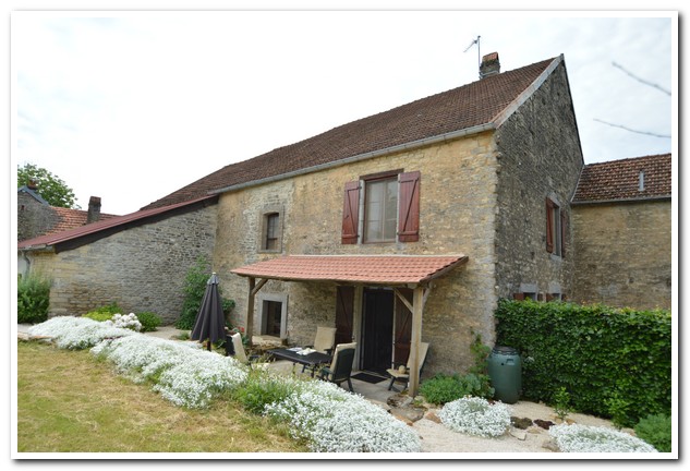 Charmante dorpsboerderij met mooie tuin, Haute-Marne, Frankrijk