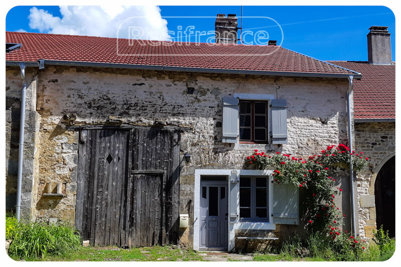 Charmante dorpswoning met tuin en uitzicht in mooi dorpje, Haute-Marne, Frankrijk