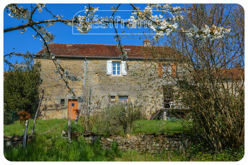 Charmante dorpswoning met mooie tuin, Haute-Marne, Frankrijk