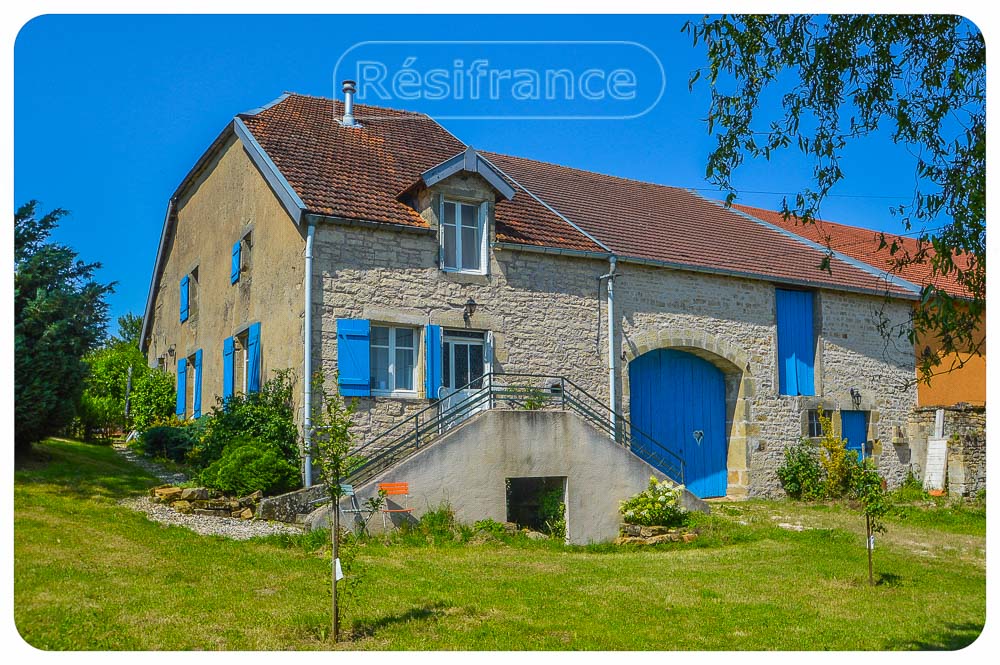 Charmante dorpsboerderij met mooie tuin, Haute-Saone, Frankrijk