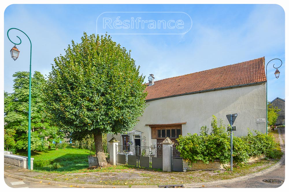 Gerenoveerde dorpswoning op mooie lokatie, Haute-Marne, Frankrijk