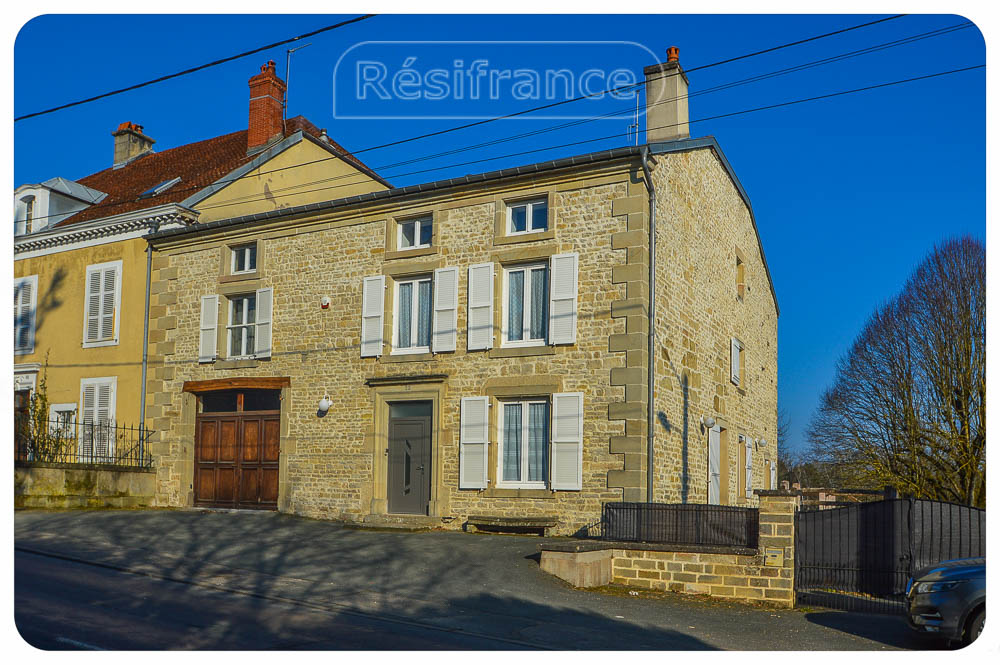 Gerenoveerde karaktervolle woning met grote tuin en prachtig uitzicht, Haute-Marne, Frankrijk