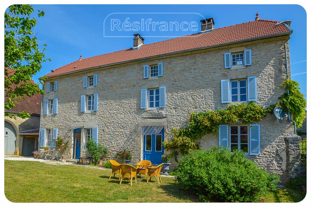 Stijlvol gerenoveerde maison de caractère met mooie tuin en uitzicht, Haute-Saone, Frankrijk