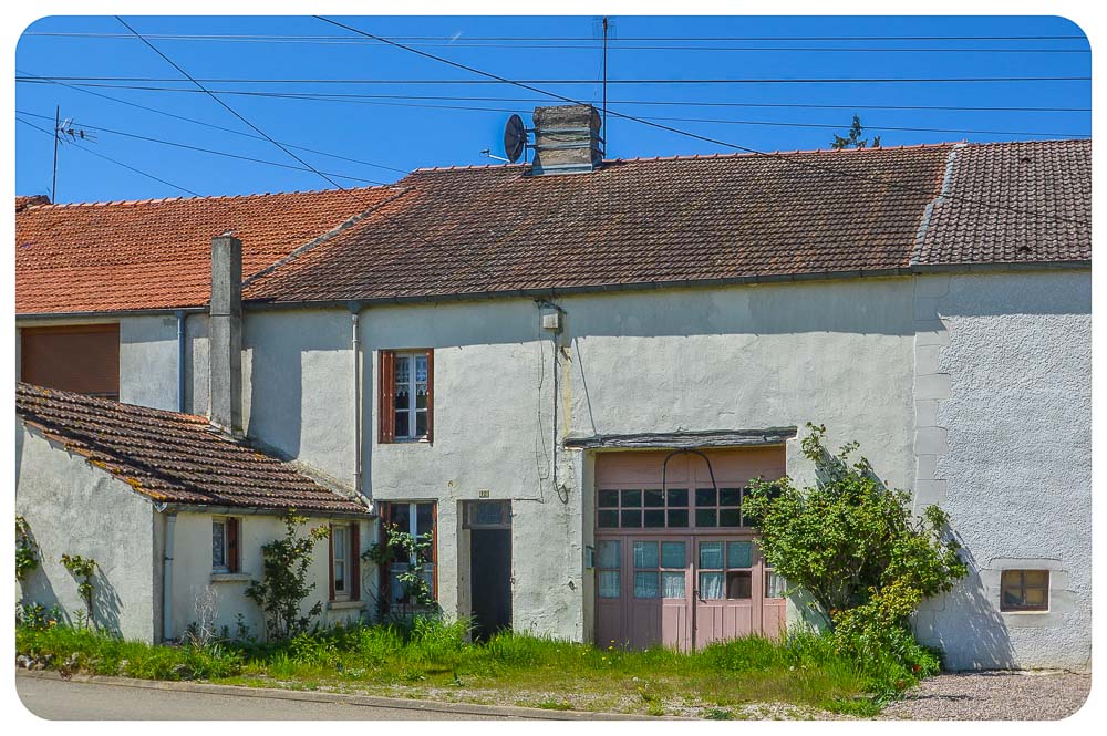 Te renoveren dorpswoning met ruime tuin en uitzicht, Haute-Marne, Frankrijk