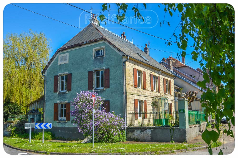 Te renoveren maison de caractère met ruime tuin, Haute-Saone, Frankrijk