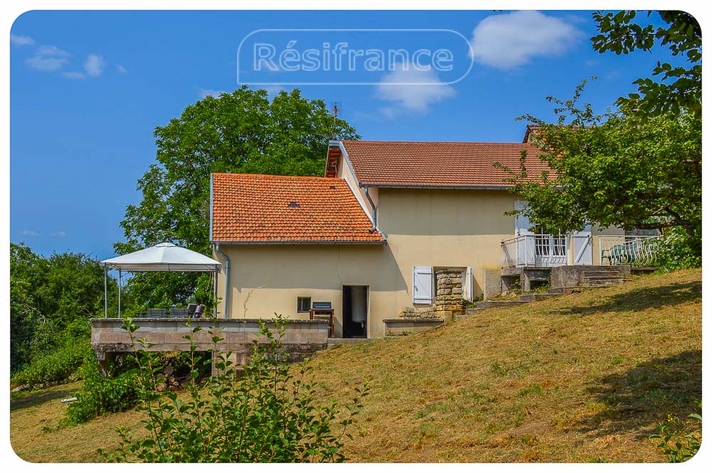 Romantische dorpswoning met groot terrein en uitzicht, Haute-Marne, Frankrijk