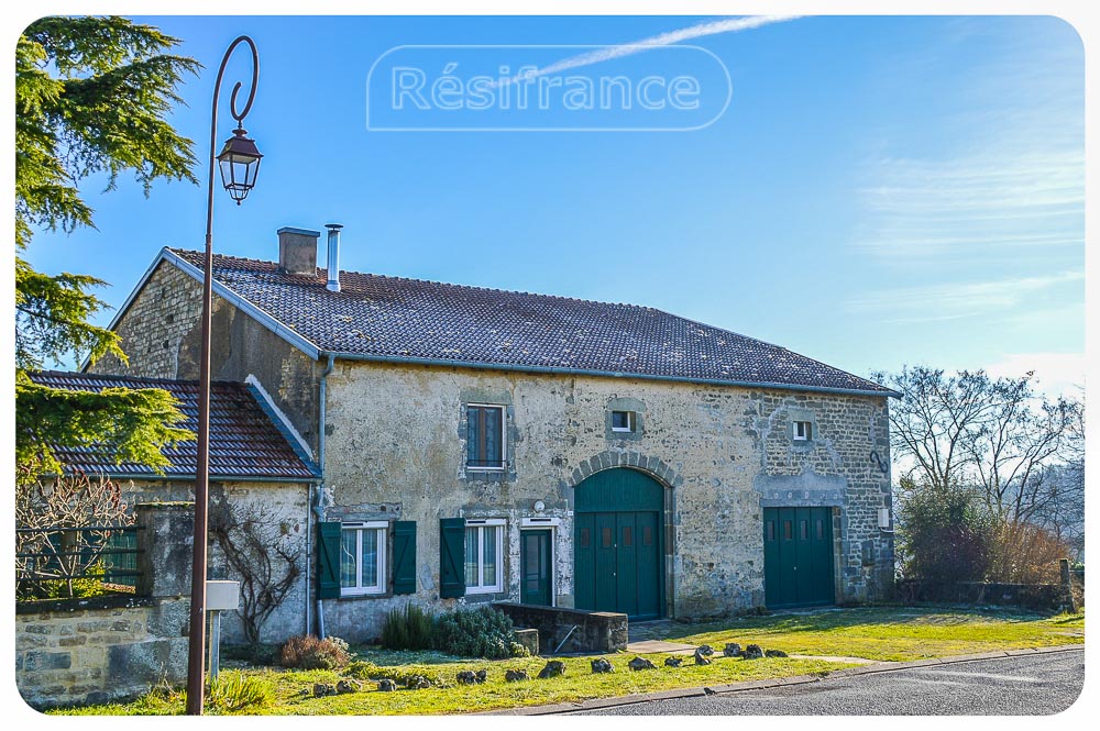 Karakteristieke dorpsboerderij met schitterend uitzicht in mooie tuin, departement, Frankrijk
