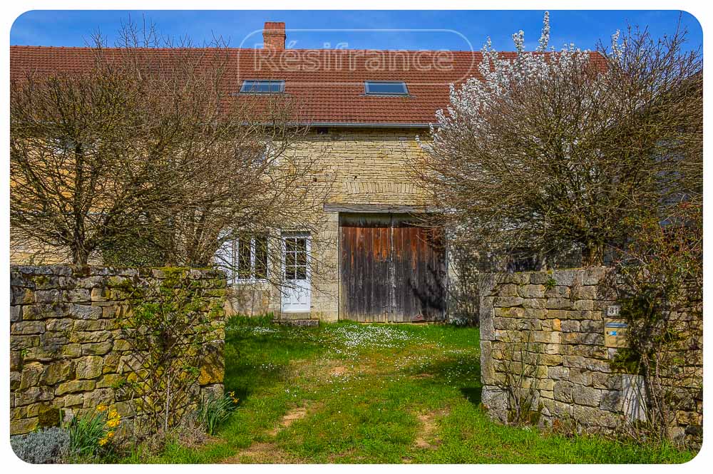 Karakteristieke dorpsboerderij met mooie tuin en uitzicht, Haute-Saone, Frankrijk
