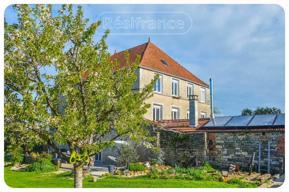 Maison de caractère met mooie tuin en uitizcht, Haute-Marne, Frankrijk