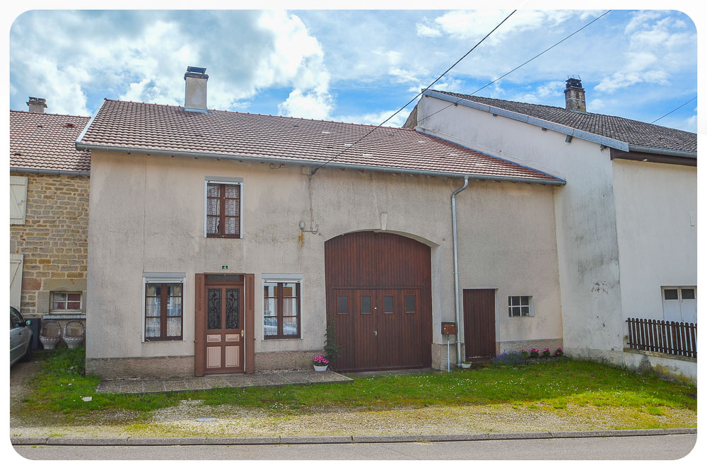 Karakteristiek dorpsboerderij met mooie diepe tuin en uitzicht, Haute-Marne, Frankrijk