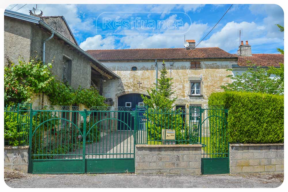 Karakteristieke dorpsboerderij met ruime tuin en mooi uitzicht, Haute-Marne, Frankrijk