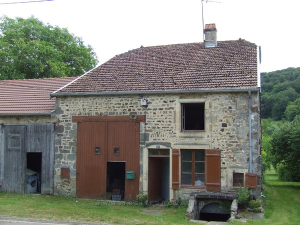 Vrijstaande dorpsboerderij met tuin en uizicht, Haute-Marne, Frankrijk