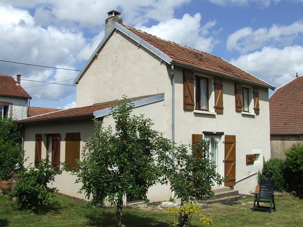 Vrijstaande dorpswoning met tuin en uitzicht, Haute-Marne, Frankrijk