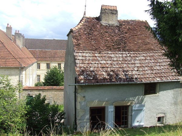 Vrijstaande dorpswoning met uitzicht en dependance, Haute-Saone, Frankrijk
